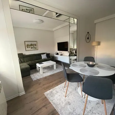 Luxury In Διαμέρισμα *